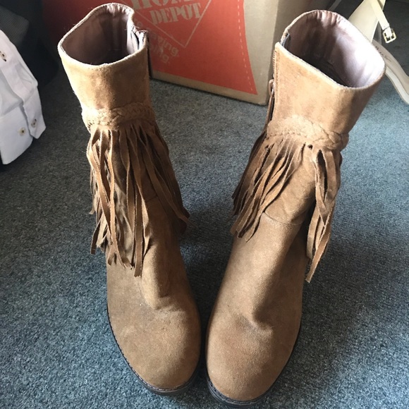 breckelles fringe booties